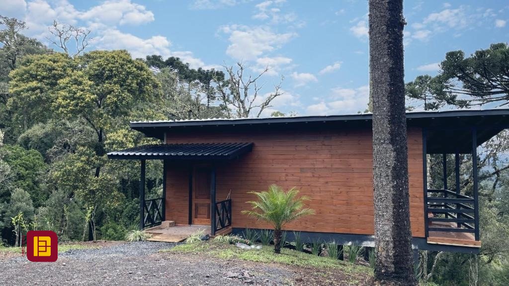 Sítio com 130m², 3 quartos (sendo 3 suítes), 3 garagens, no bairro Centro em Urubici