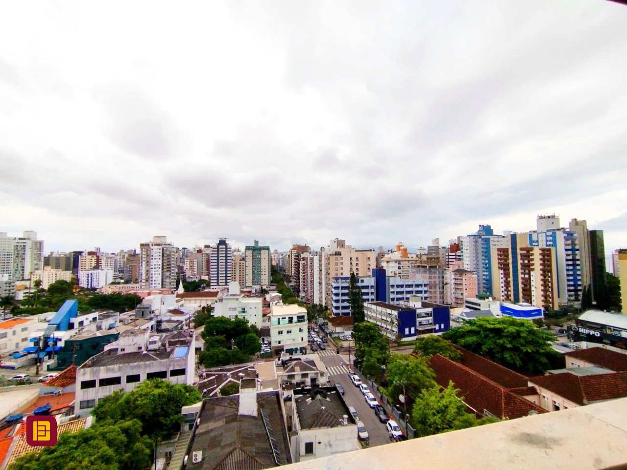 Apartamento com 211m², 5 quartos (sendo 1 suíte), 2 garagens, no bairro Centro em Florianópolis