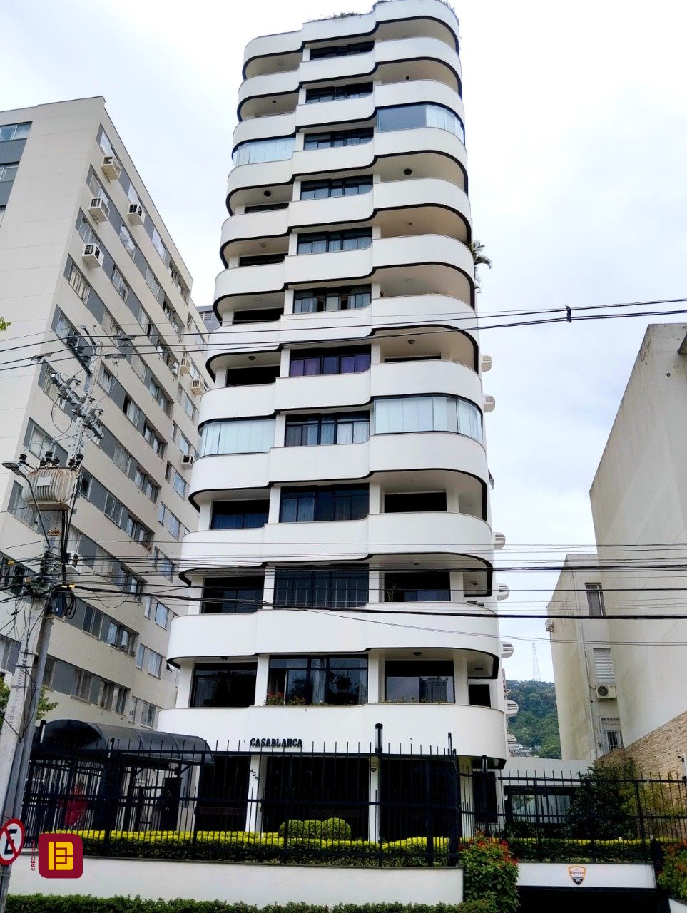 Apartamento com 211m², 5 quartos (sendo 1 suíte), 2 garagens, no bairro Centro em Florianópolis