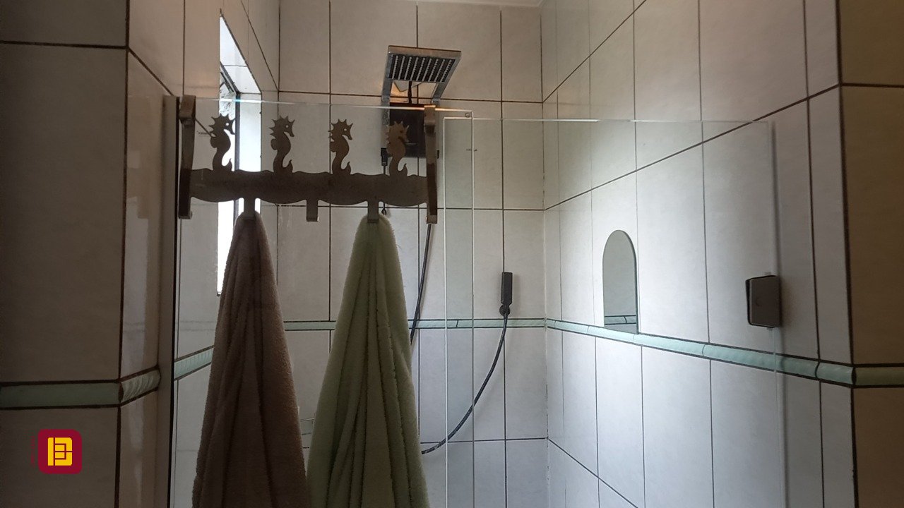 Casa com 136m², 4 quartos (sendo 1 suíte), 2 garagens, no bairro Campeche em Florianópolis