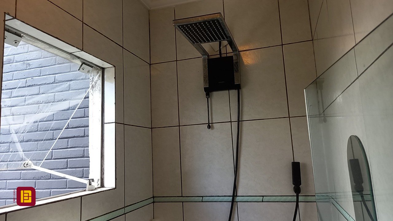 Casa com 136m², 4 quartos (sendo 1 suíte), 2 garagens, no bairro Campeche em Florianópolis