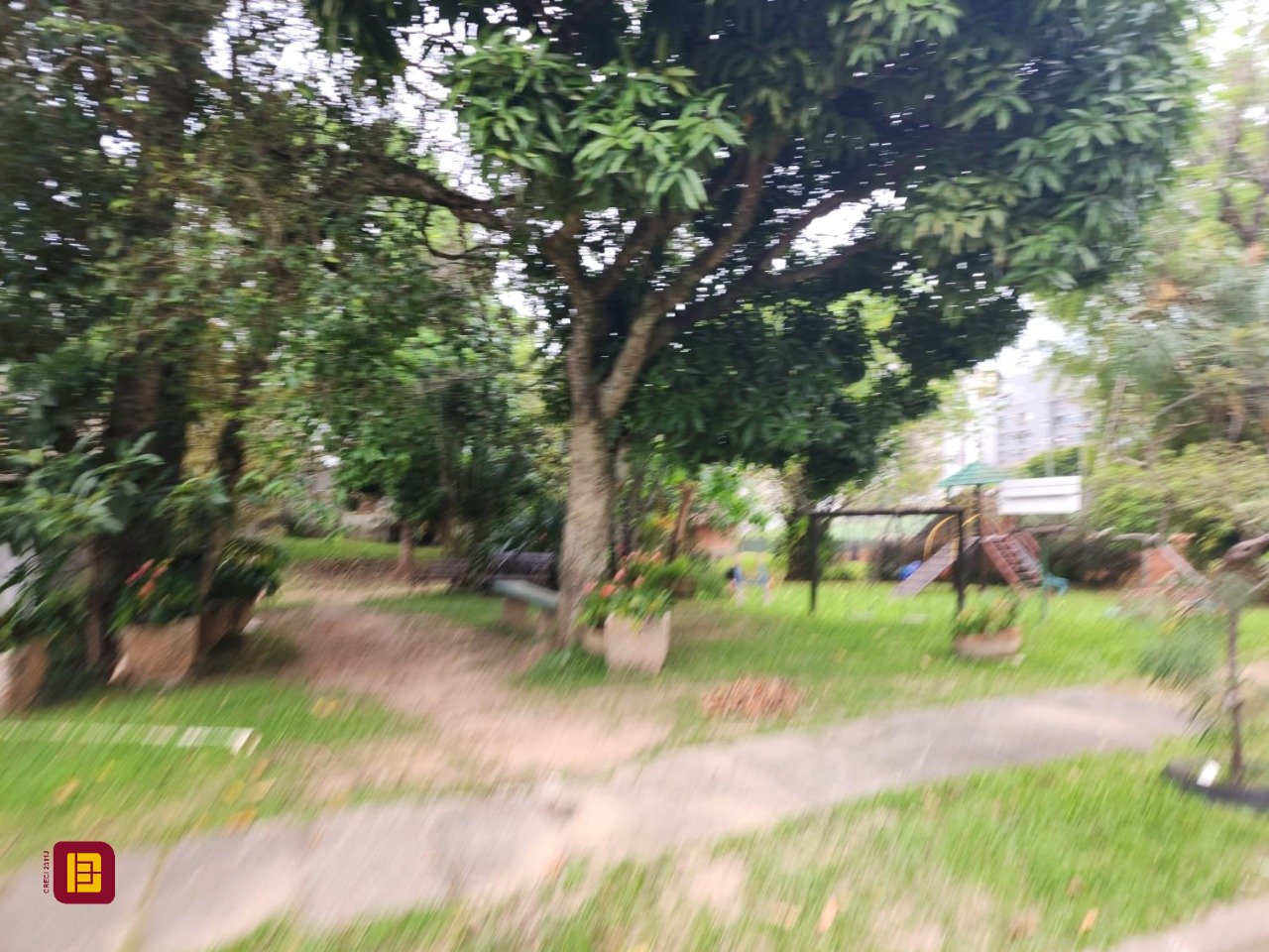 Casa de Condomínio com 190m², 4 quartos (sendo 1 suíte), 4 garagens, no bairro Carvoeira em Florianópolis