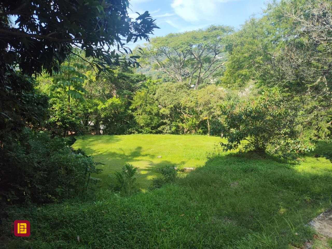 Terreno com 1312m², no bairro Córrego Grande em Florianópolis