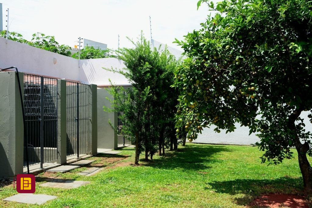 Casa com 158m², 4 quartos (sendo 1 suíte), no bairro Lagoa da Conceição em Florianópolis