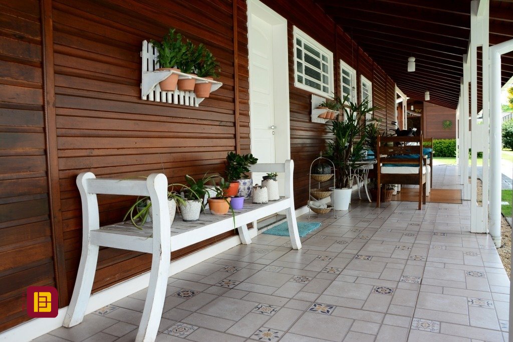 Casa com 158m², 4 quartos (sendo 1 suíte), no bairro Lagoa da Conceição em Florianópolis