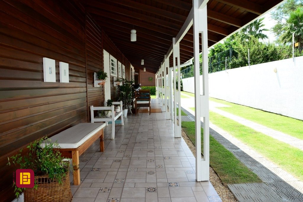 Casa com 158m², 4 quartos (sendo 1 suíte), no bairro Lagoa da Conceição em Florianópolis