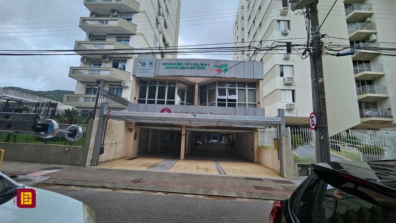 Prédio com 361m², 6 garagens, no bairro Centro em Florianópolis