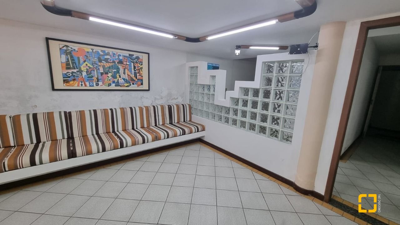 Prédio com 361m², 6 garagens, no bairro Centro em Florianópolis