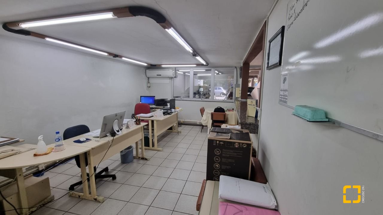 Prédio com 361m², 6 garagens, no bairro Centro em Florianópolis