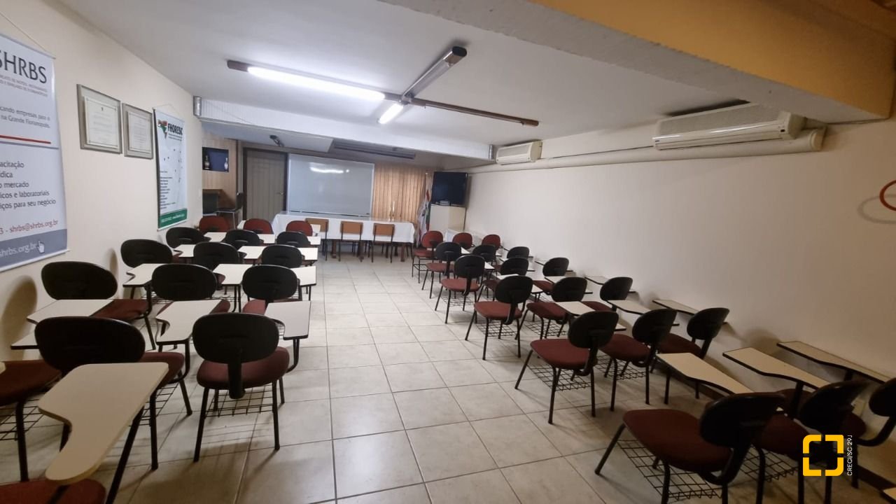 Prédio com 361m², 6 garagens, no bairro Centro em Florianópolis