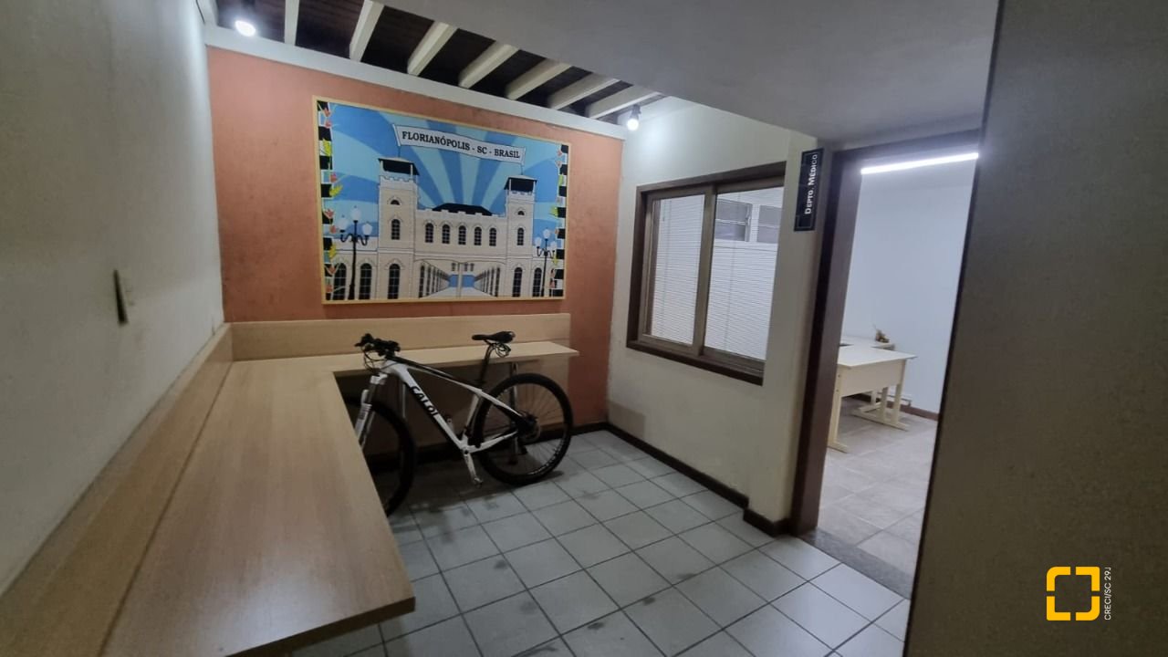 Prédio com 361m², 6 garagens, no bairro Centro em Florianópolis