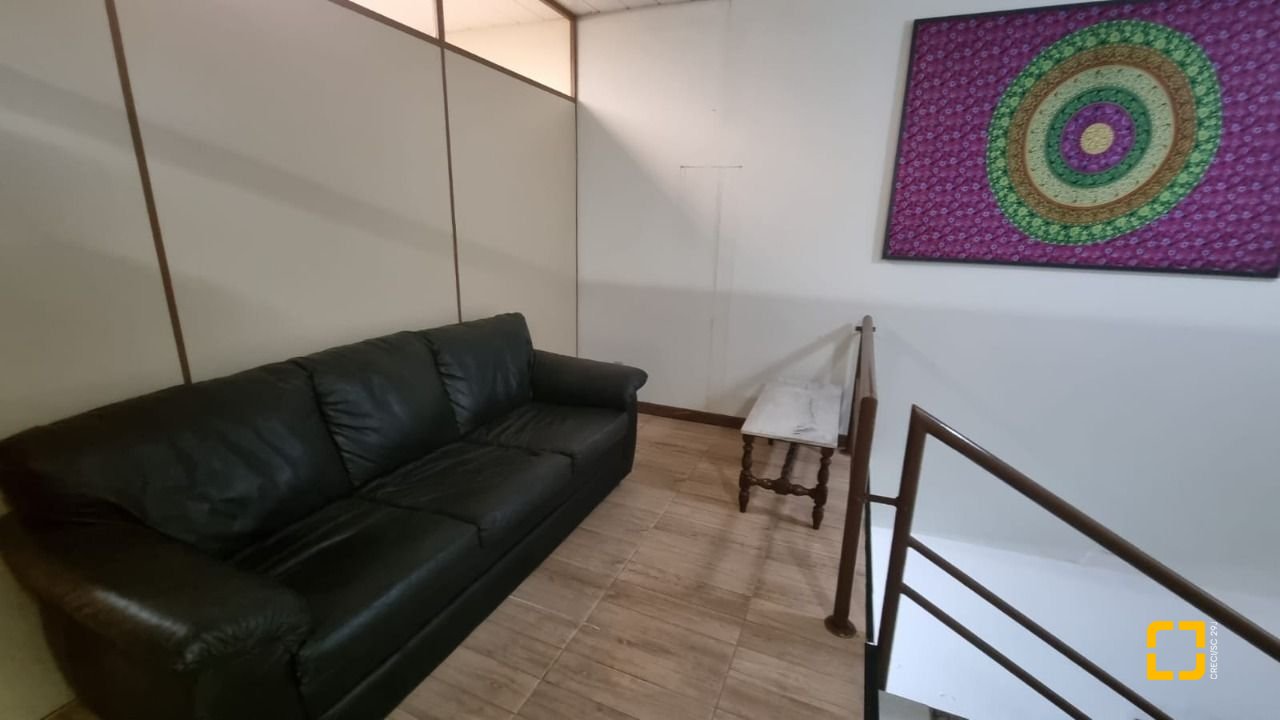 Prédio com 361m², 6 garagens, no bairro Centro em Florianópolis