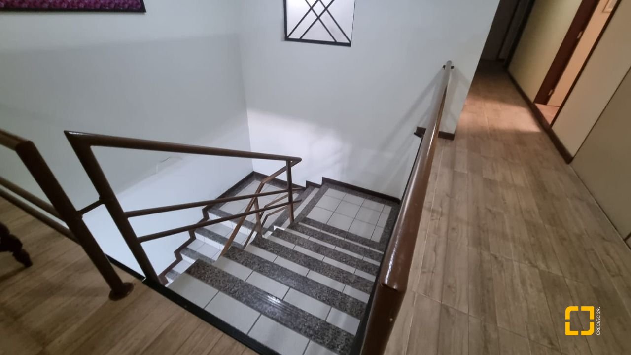 Prédio com 361m², 6 garagens, no bairro Centro em Florianópolis