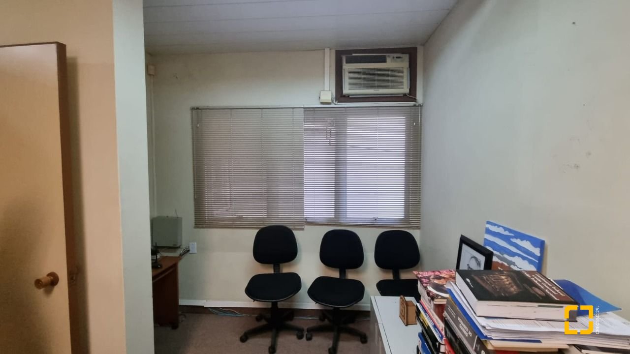 Prédio com 361m², 6 garagens, no bairro Centro em Florianópolis