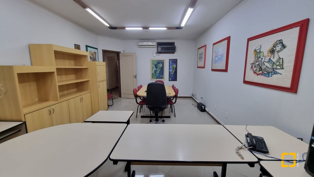 Prédio com 361m², 6 garagens, no bairro Centro em Florianópolis