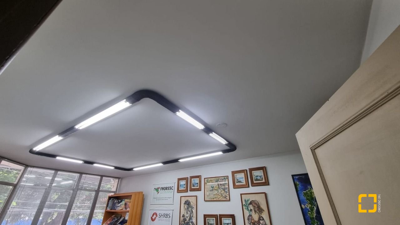 Prédio com 361m², 6 garagens, no bairro Centro em Florianópolis