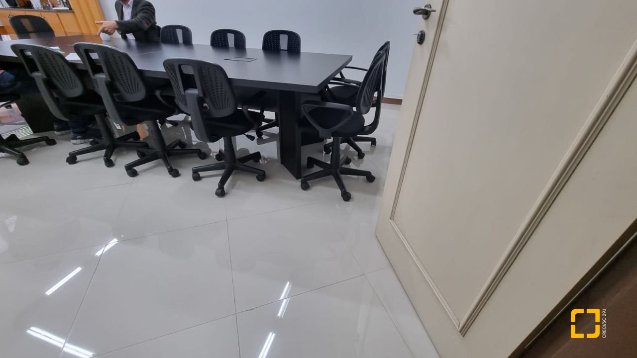 Prédio com 361m², 6 garagens, no bairro Centro em Florianópolis