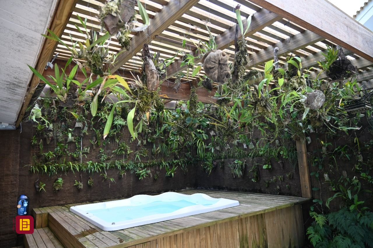 Casa de Condomínio com 320m², 4 quartos (sendo 4 suítes), 4 garagens, no bairro Canto da Lagoa em Florianópolis