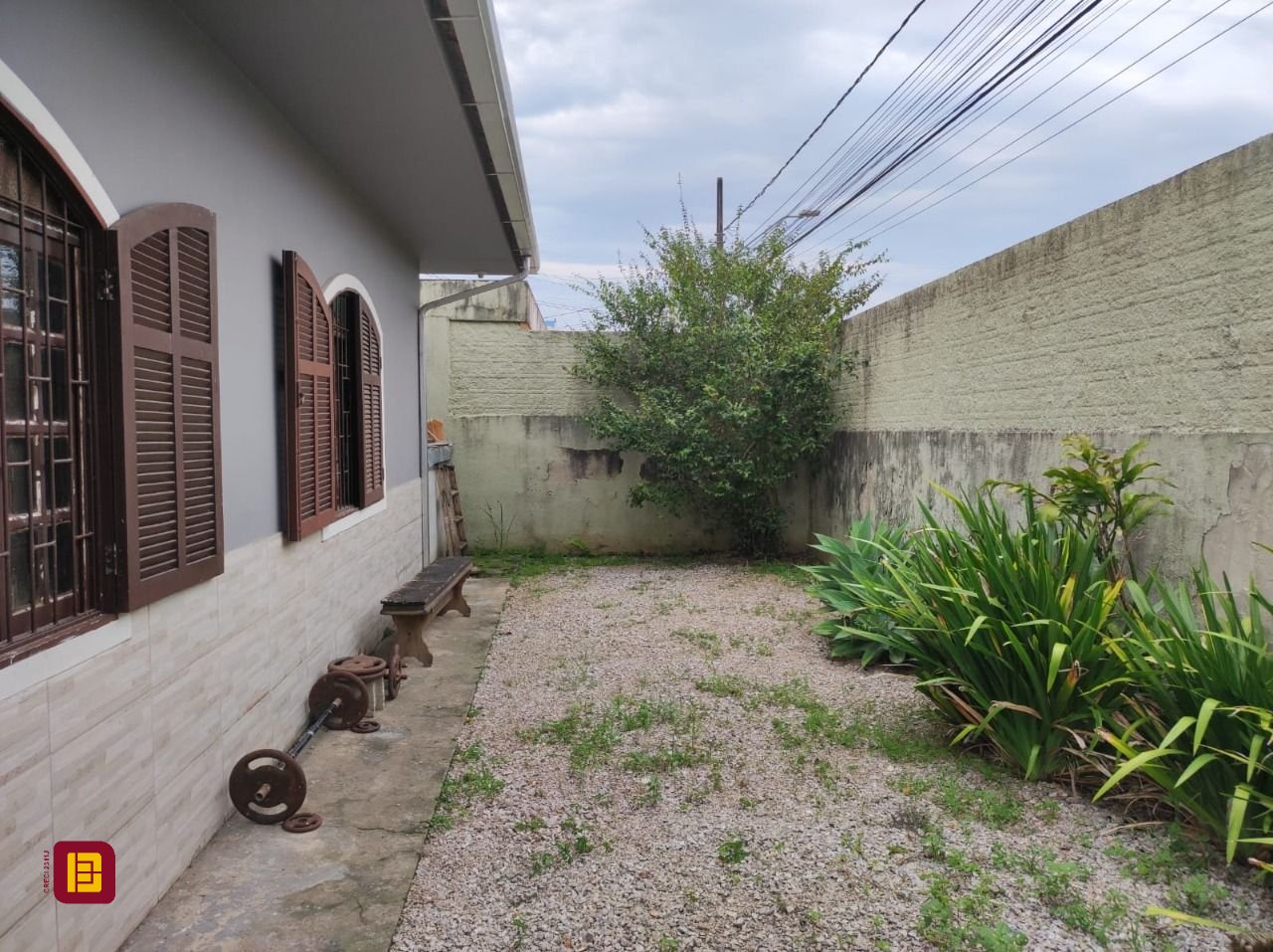 Casa com 100m², 3 quartos, 2 garagens, no bairro Areias em São José