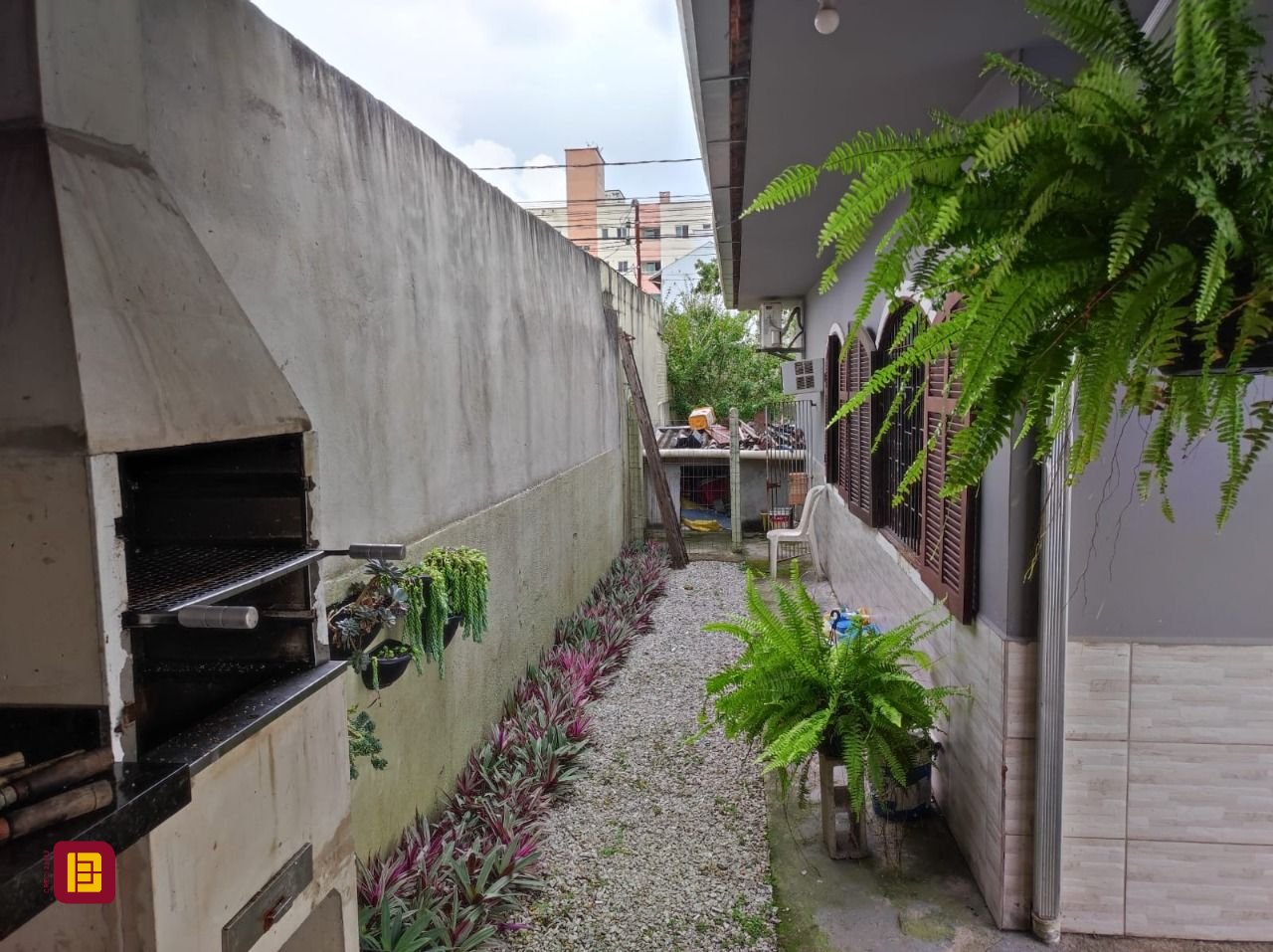 Casa com 100m², 3 quartos, 2 garagens, no bairro Areias em São José