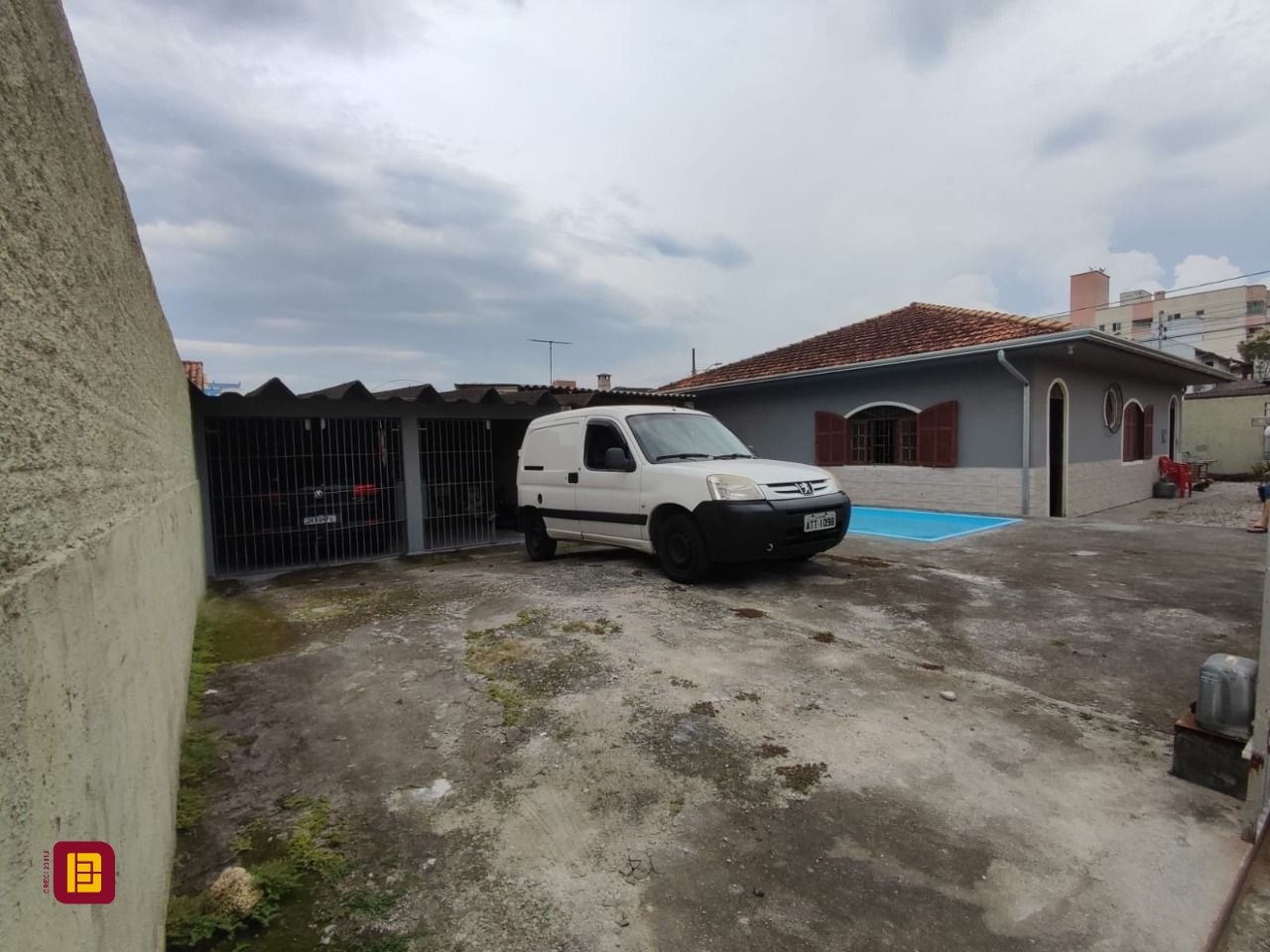 Casa com 100m², 3 quartos, 2 garagens, no bairro Areias em São José