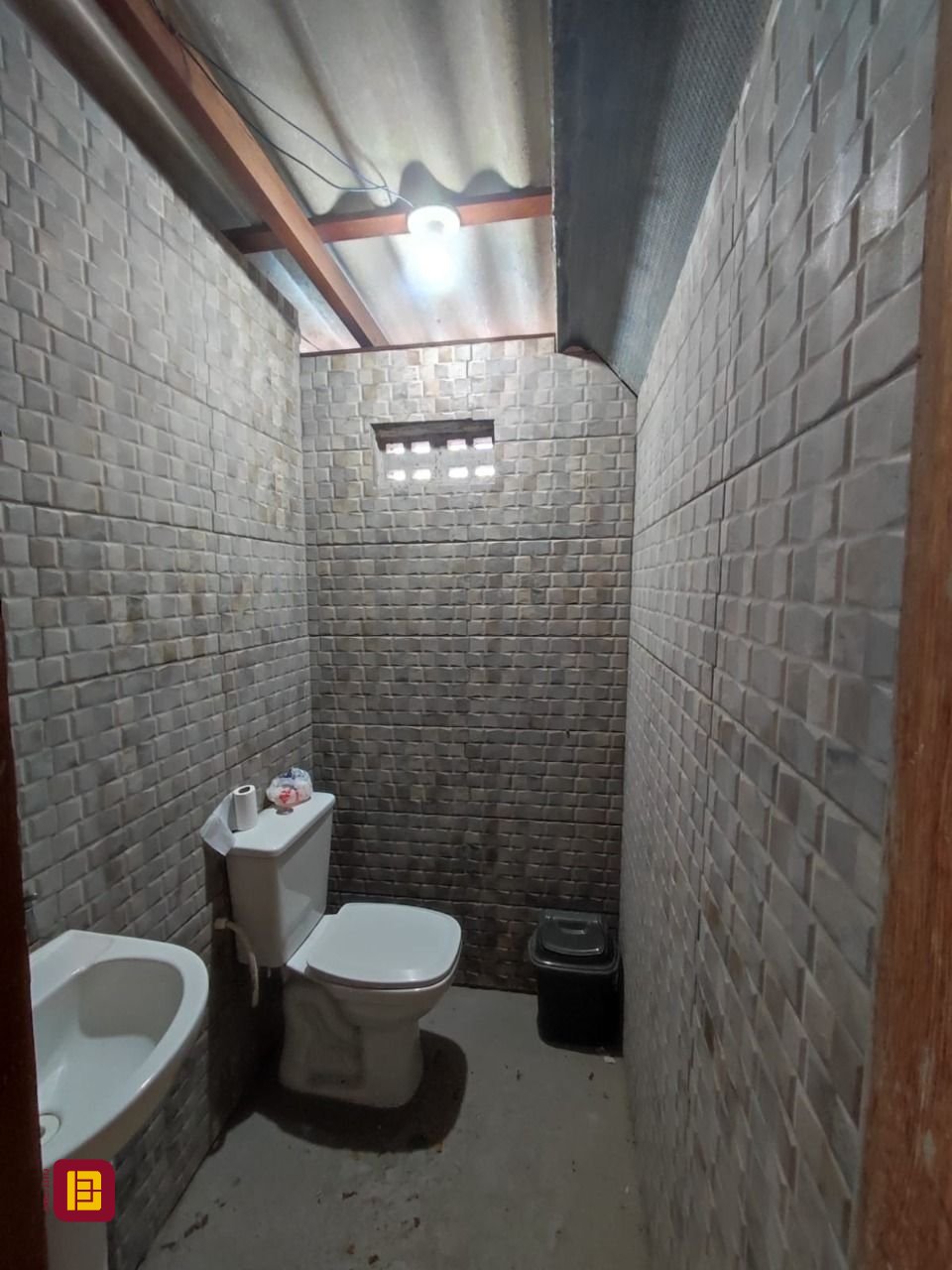 Casa com 100m², 3 quartos, 2 garagens, no bairro Areias em São José
