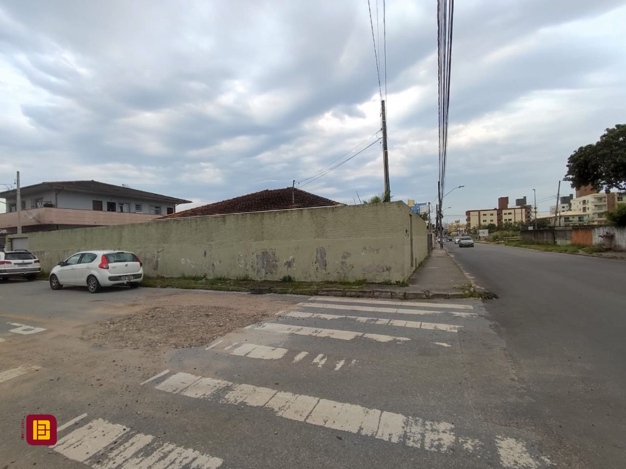 Casa com 100m², 3 quartos, 2 garagens, no bairro Areias em São José
