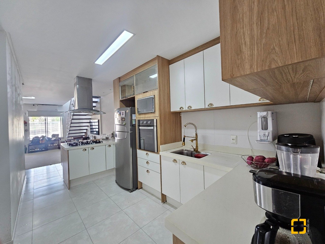 Casa com 120m², 3 quartos (sendo 2 suítes), 2 garagens, no bairro Areias em São José