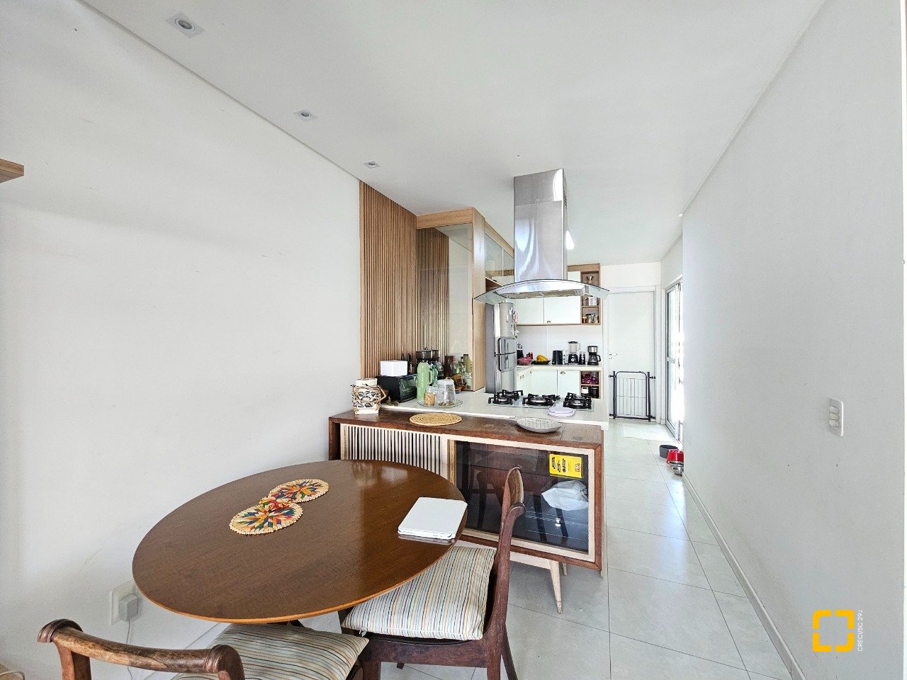 Casa com 120m², 3 quartos (sendo 2 suítes), 2 garagens, no bairro Areias em São José