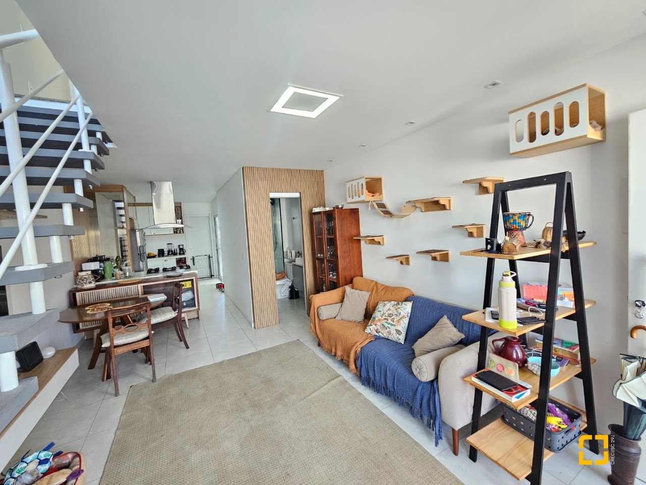 Casa com 120m², 3 quartos (sendo 2 suítes), 2 garagens, no bairro Areias em São José