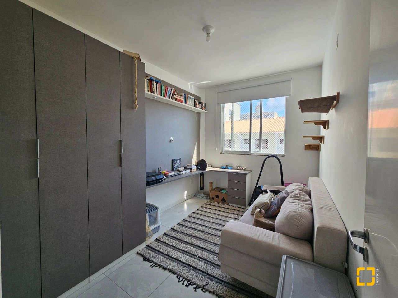 Casa com 120m², 3 quartos (sendo 2 suítes), 2 garagens, no bairro Areias em São José