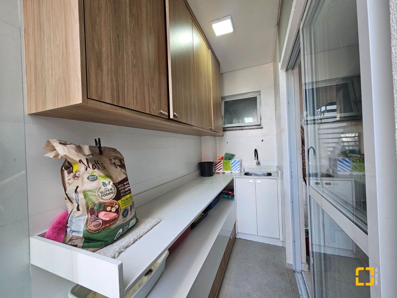 Casa com 120m², 3 quartos (sendo 2 suítes), 2 garagens, no bairro Areias em São José