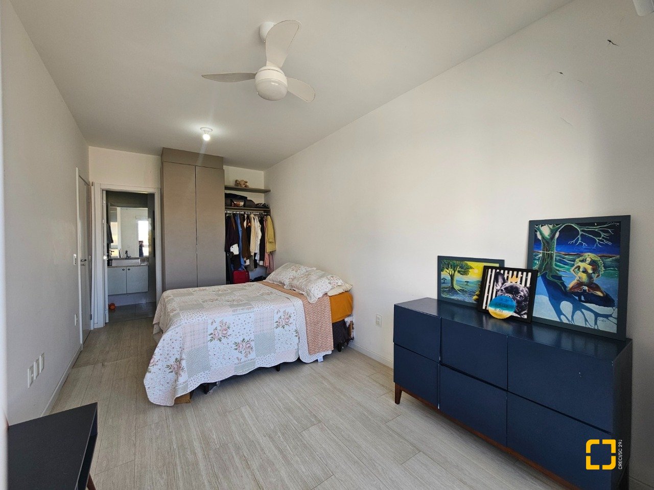 Casa com 120m², 3 quartos (sendo 2 suítes), 2 garagens, no bairro Areias em São José