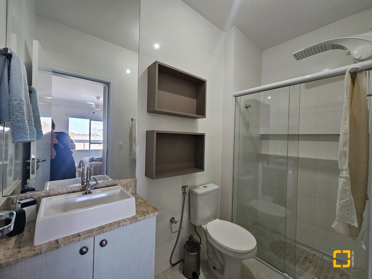 Casa com 120m², 3 quartos (sendo 2 suítes), 2 garagens, no bairro Areias em São José