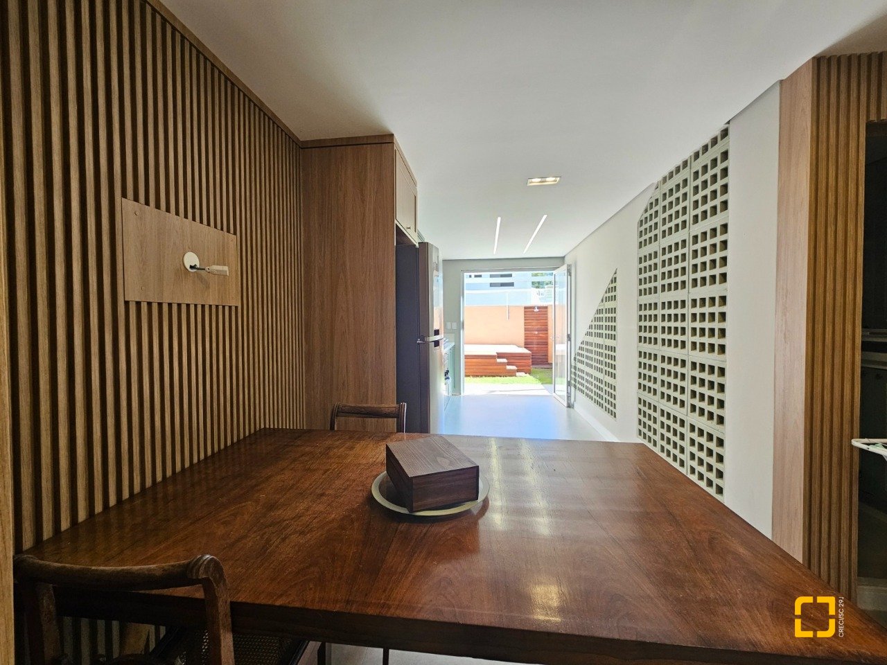 Casa com 120m², 3 quartos (sendo 2 suítes), 2 garagens, no bairro Areias em São José