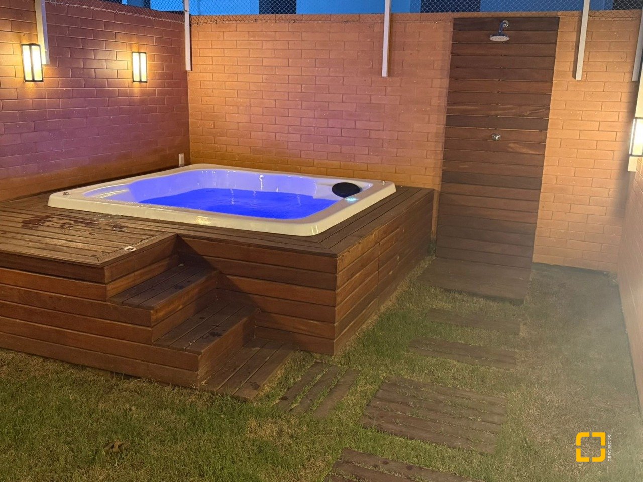 Casa com 120m², 3 quartos (sendo 2 suítes), 2 garagens, no bairro Areias em São José