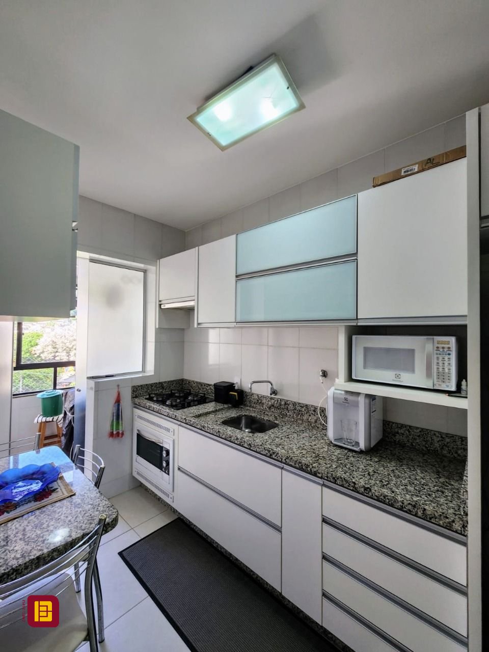 Apartamento com 66m², 3 quartos (sendo 1 suíte), 2 garagens, no bairro Centro em Florianópolis