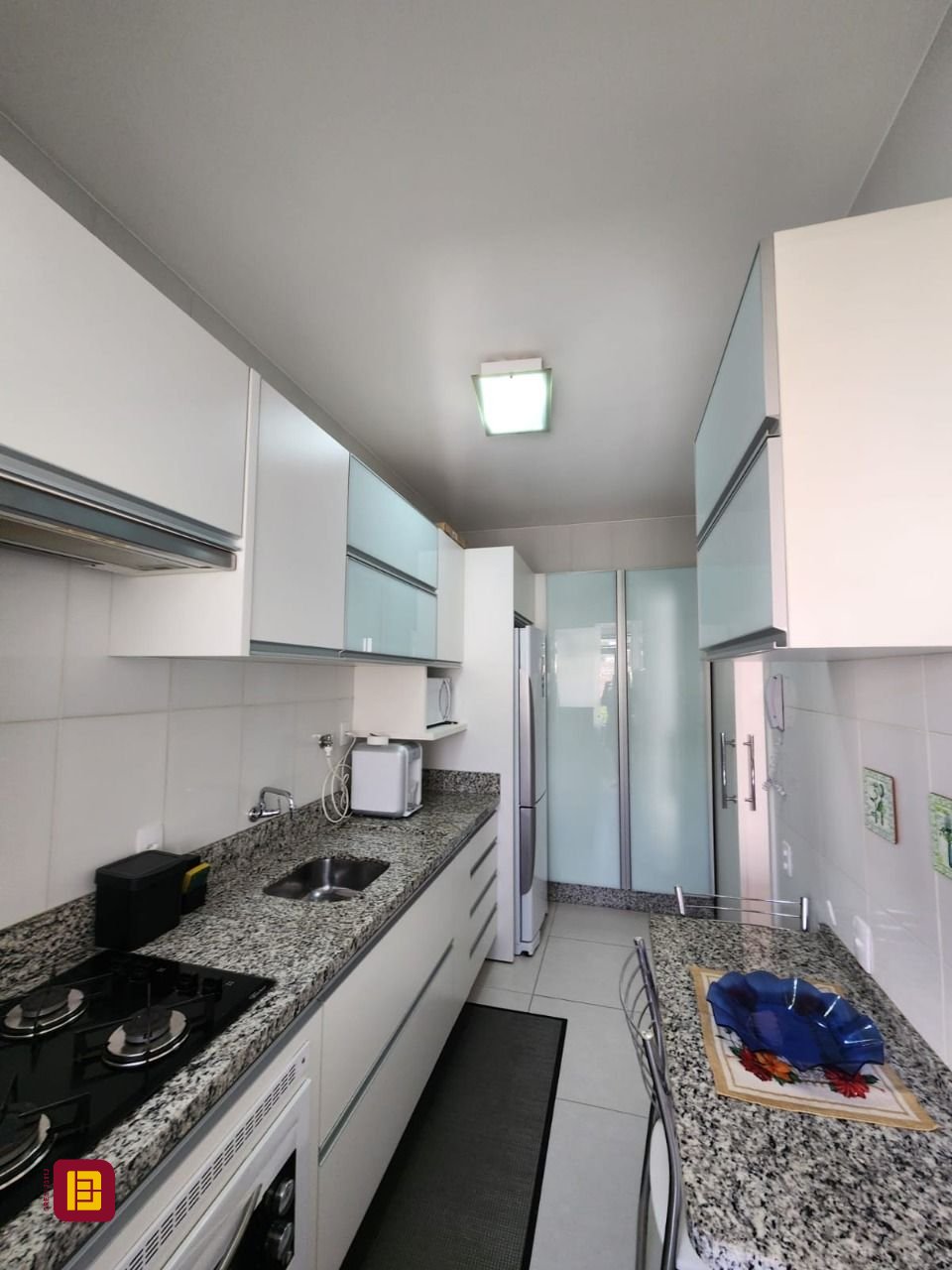 Apartamento com 66m², 3 quartos (sendo 1 suíte), 2 garagens, no bairro Centro em Florianópolis