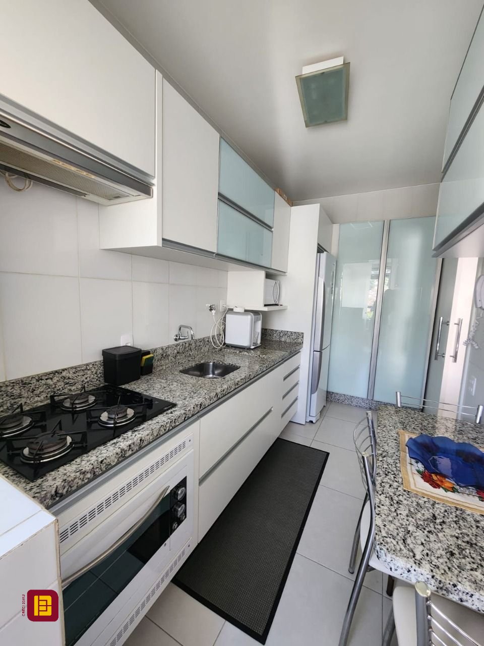 Apartamento com 66m², 3 quartos (sendo 1 suíte), 2 garagens, no bairro Centro em Florianópolis