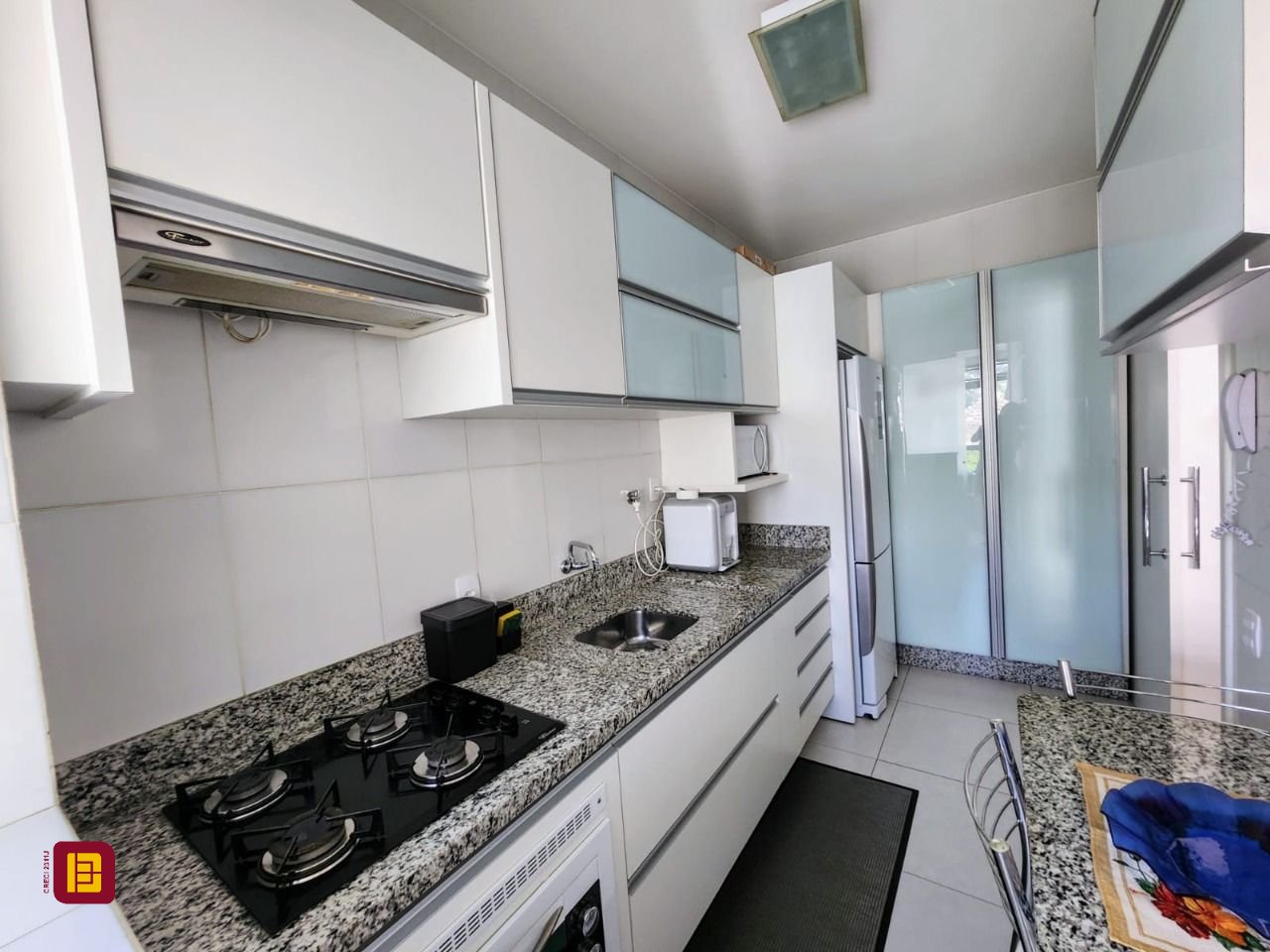 Apartamento com 66m², 3 quartos (sendo 1 suíte), 2 garagens, no bairro Centro em Florianópolis