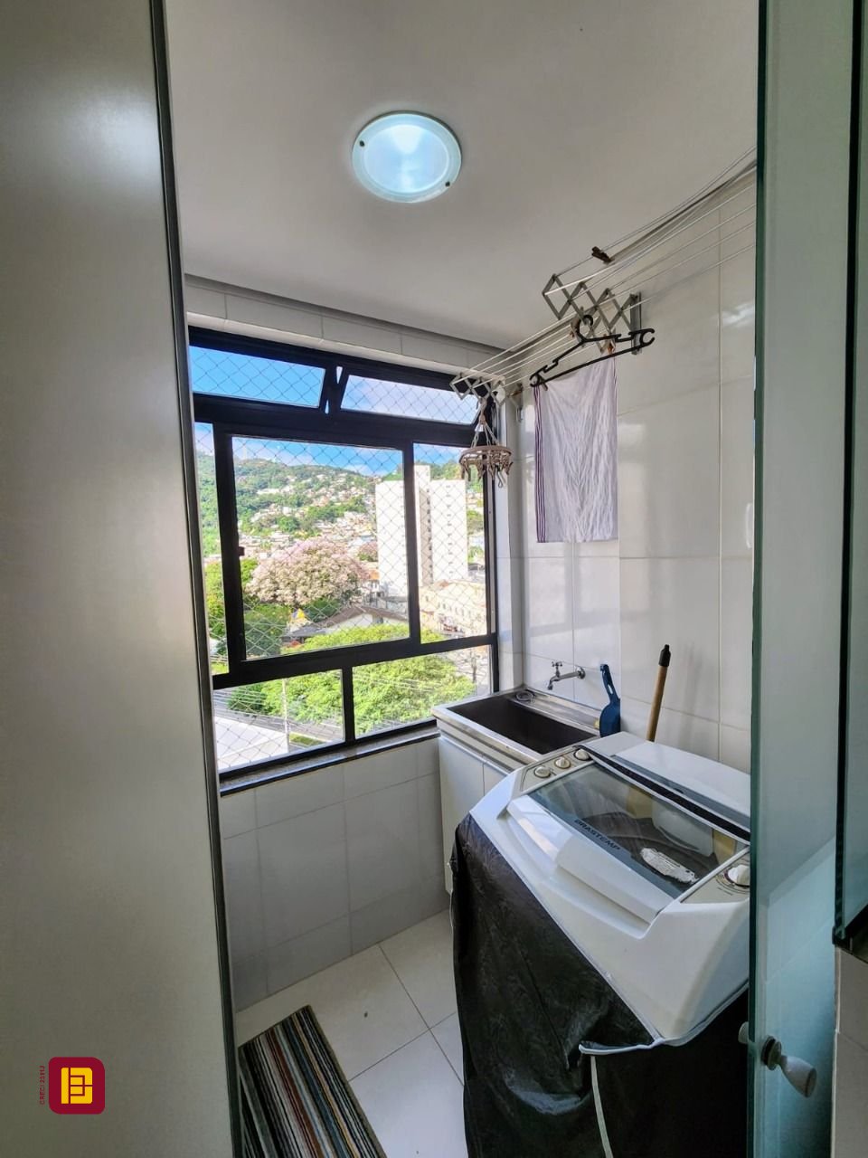 Apartamento com 66m², 3 quartos (sendo 1 suíte), 2 garagens, no bairro Centro em Florianópolis