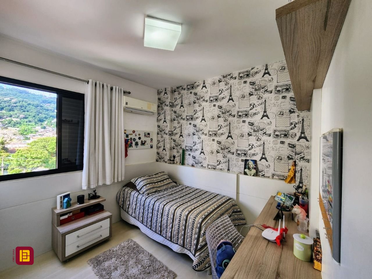 Apartamento com 66m², 3 quartos (sendo 1 suíte), 2 garagens, no bairro Centro em Florianópolis