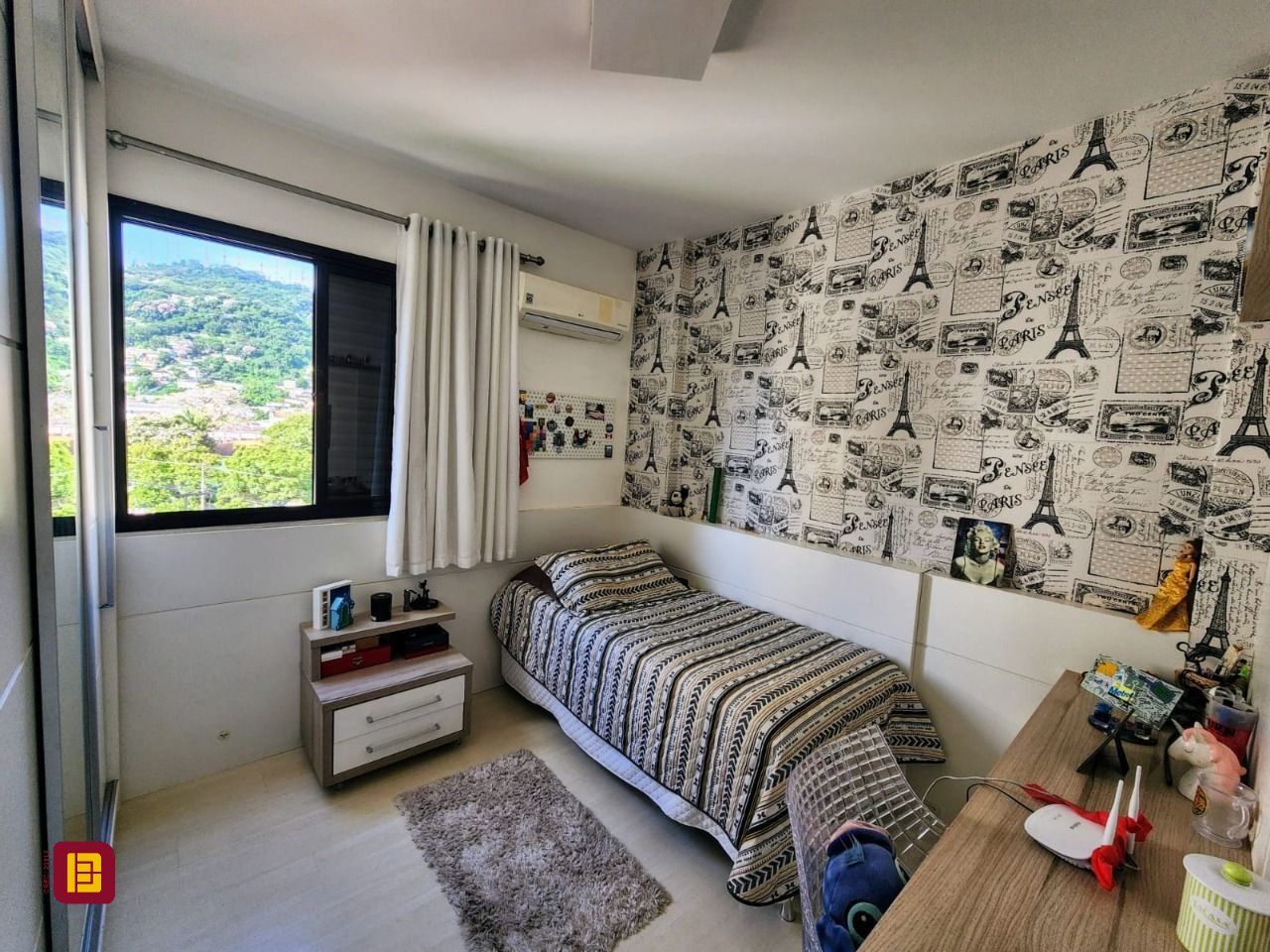 Apartamento com 66m², 3 quartos (sendo 1 suíte), 2 garagens, no bairro Centro em Florianópolis