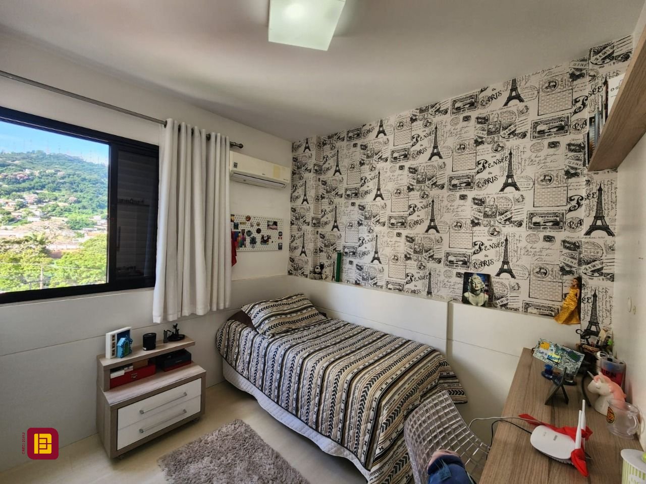 Apartamento com 66m², 3 quartos (sendo 1 suíte), 2 garagens, no bairro Centro em Florianópolis