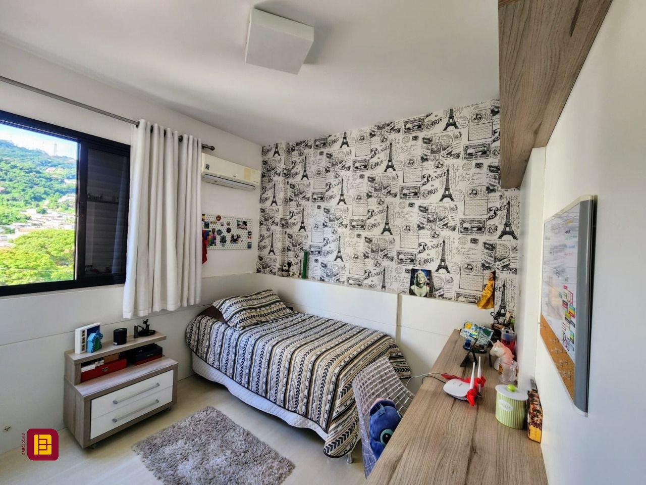 Apartamento com 66m², 3 quartos (sendo 1 suíte), 2 garagens, no bairro Centro em Florianópolis