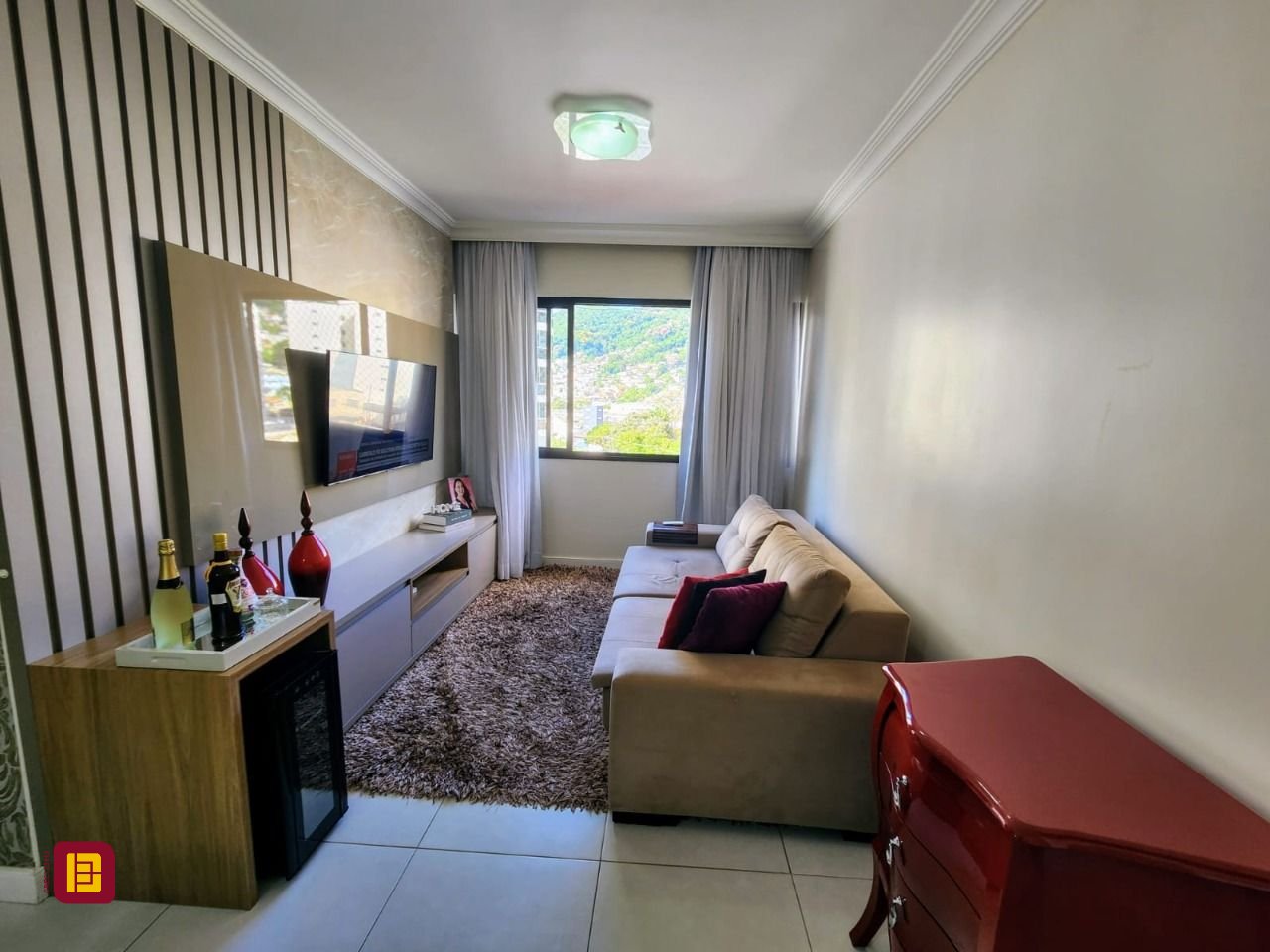 Apartamento com 66m², 3 quartos (sendo 1 suíte), 2 garagens, no bairro Centro em Florianópolis