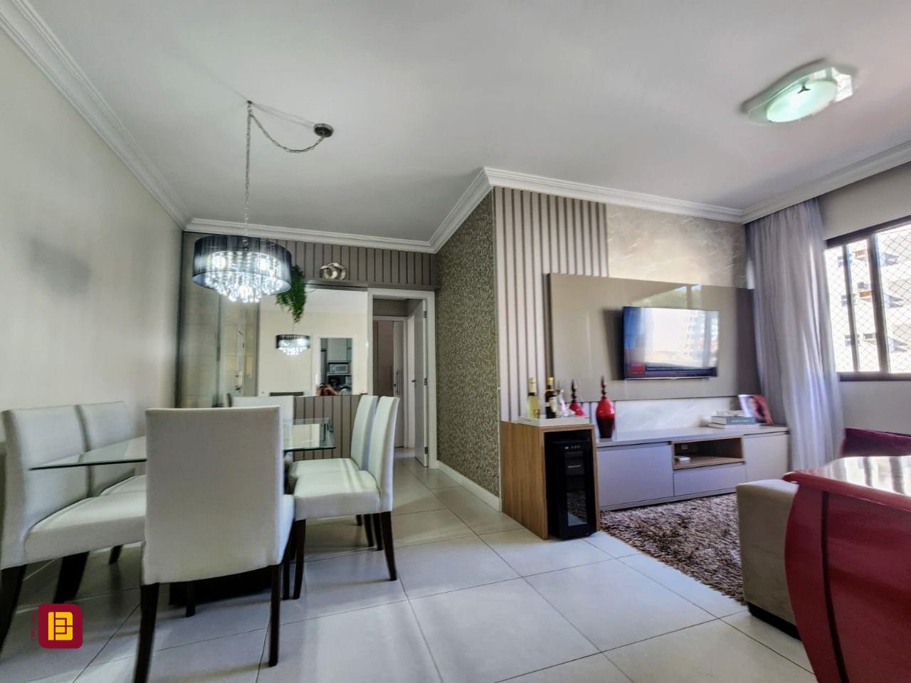 Apartamento com 66m², 3 quartos (sendo 1 suíte), 2 garagens, no bairro Centro em Florianópolis