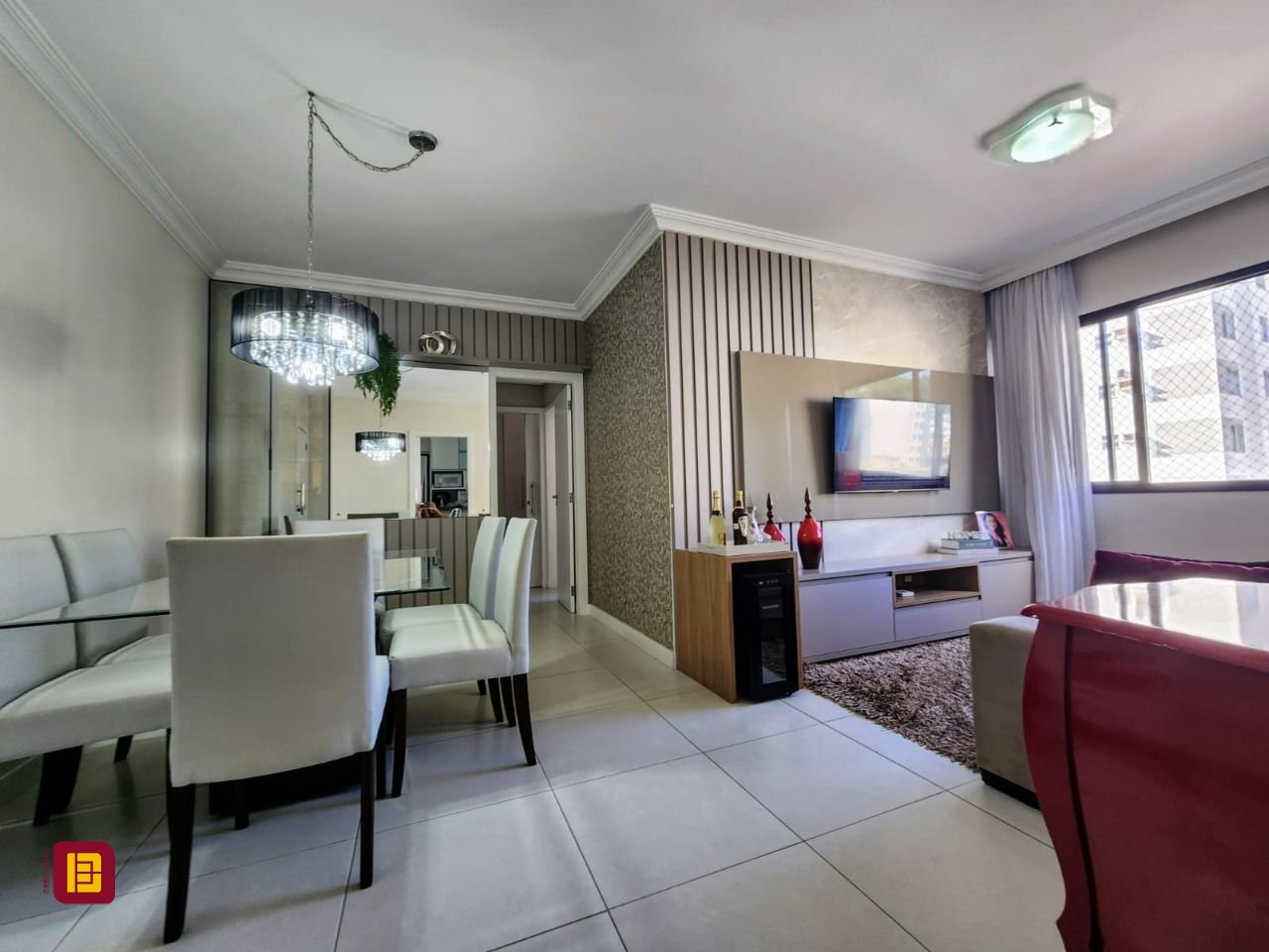 Apartamento com 66m², 3 quartos (sendo 1 suíte), 2 garagens, no bairro Centro em Florianópolis