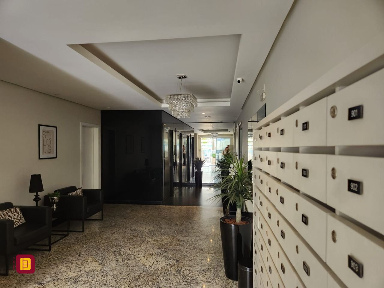 Apartamento com 66m², 3 quartos (sendo 1 suíte), 2 garagens, no bairro Centro em Florianópolis