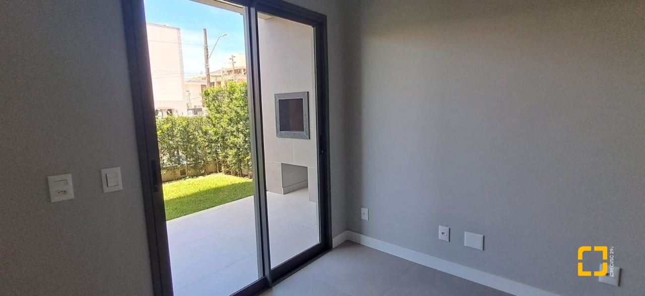 Apartamento com 91m², 4 quartos (sendo 1 suíte), 2 garagens, no bairro Ingleses em Florianópolis